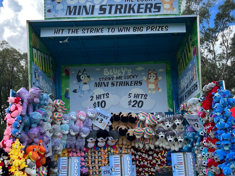 Bluey's Mini Strikers high striker game