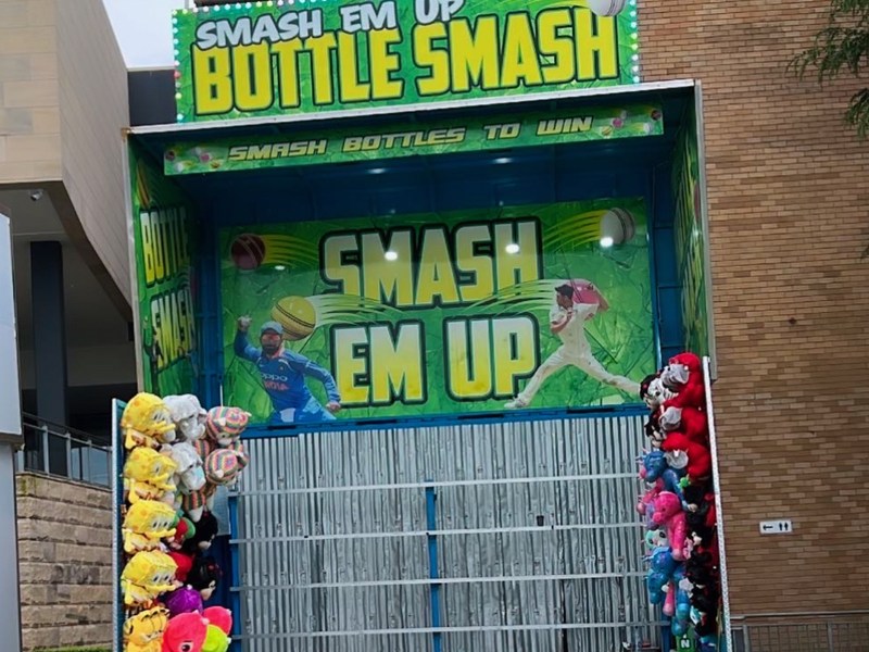 Bottle Smash sideshow game