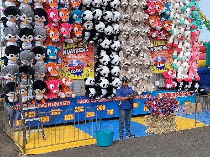 Lucky Tickets prize wall sideshow game